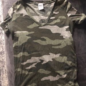 VS PINK camo tee